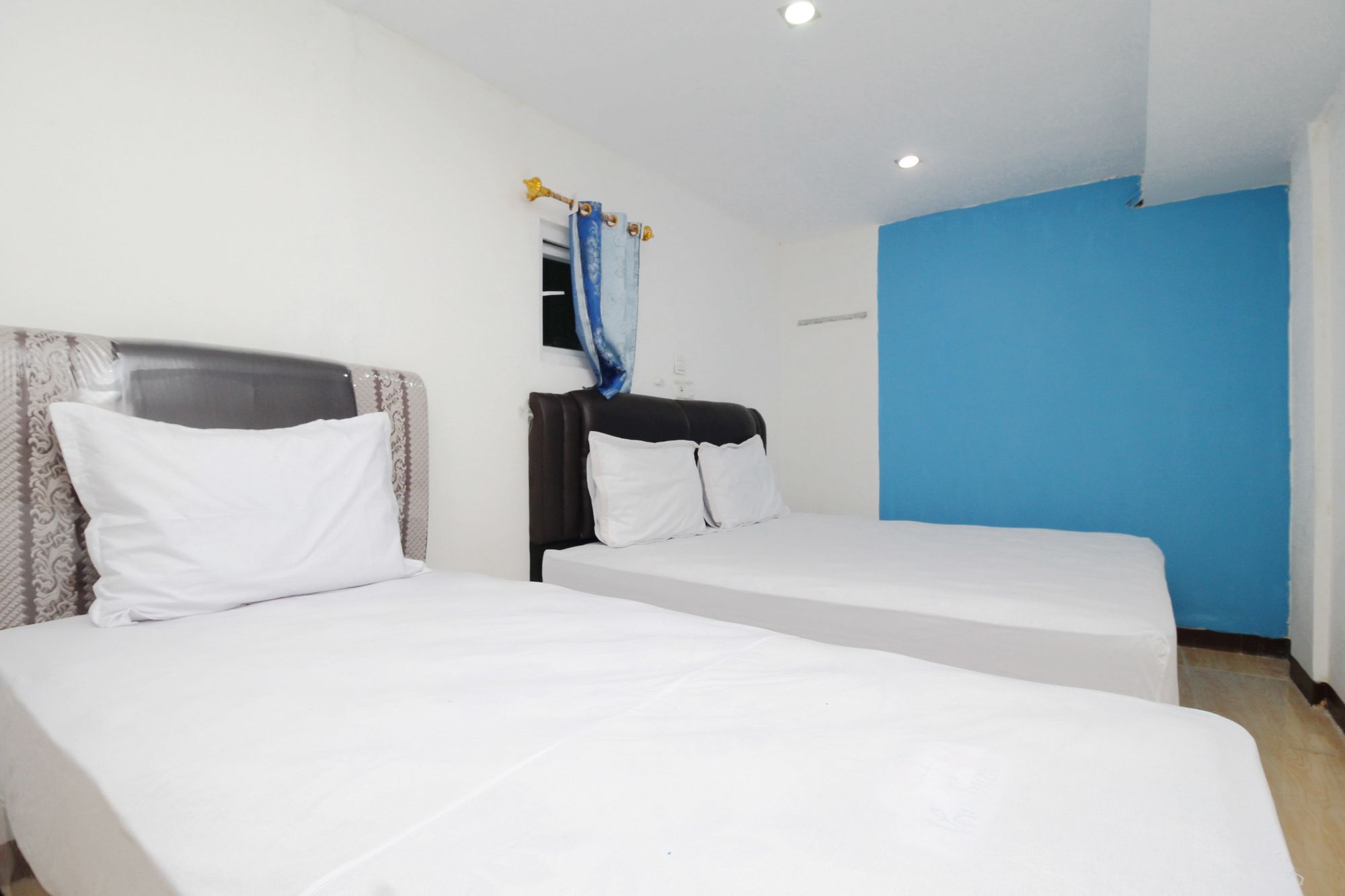 Sky Japaris 1 Hotel 2*